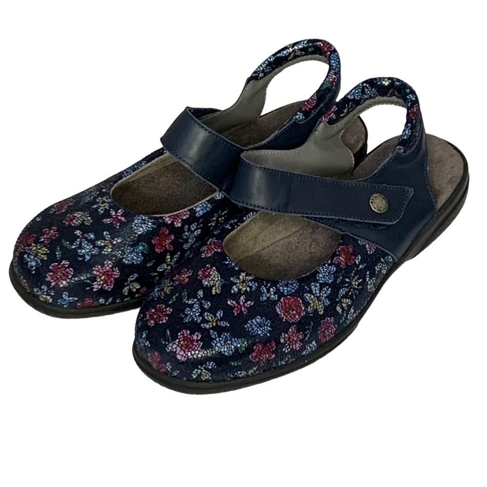 Cozyfeet comfy navy floral Maryjane.‎ Size 10